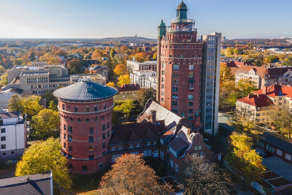 Akazienallee Charlottenburg Einzigartiges Penthouse Im Historischen Wasserturm In Der Villenkolonie Westend