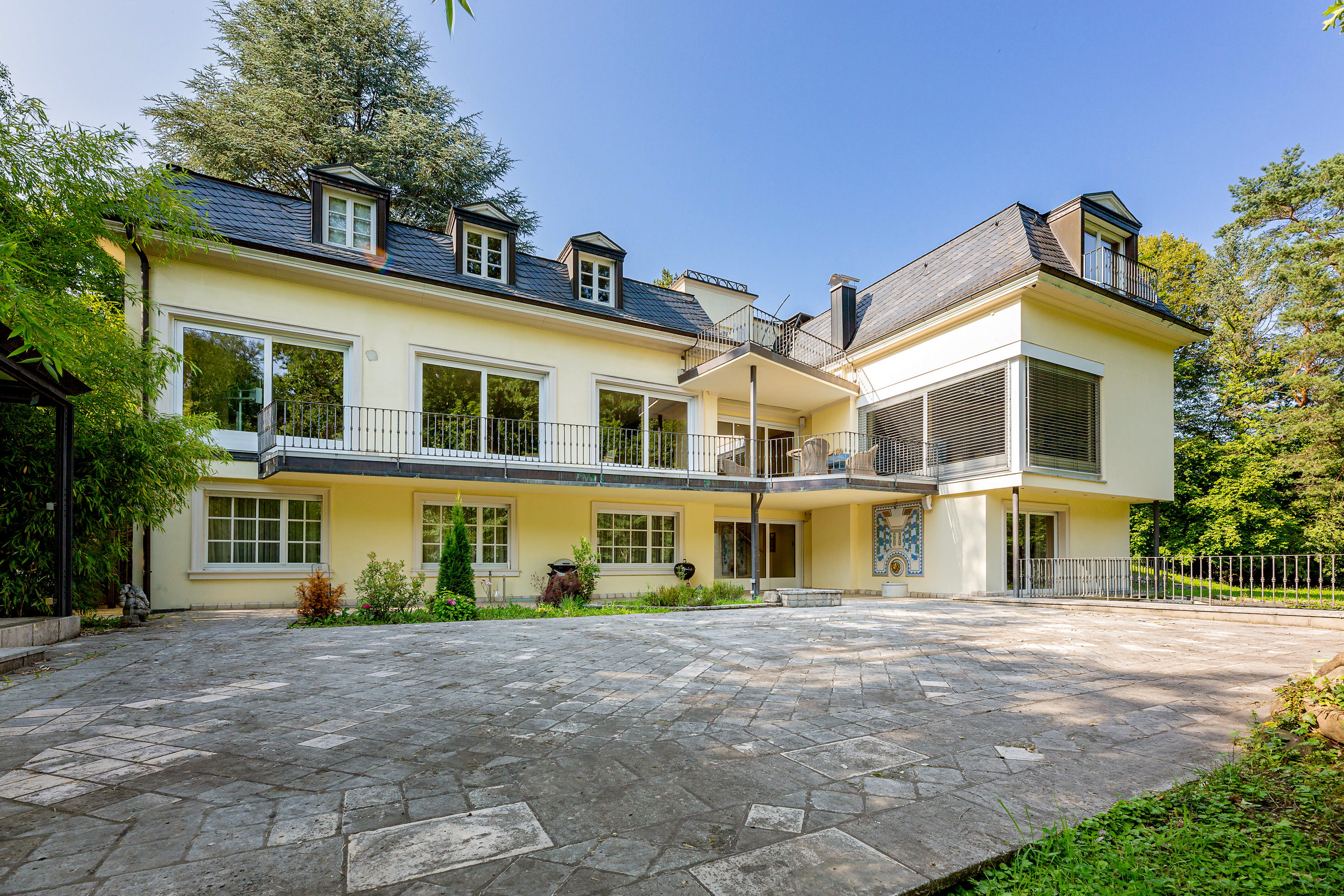 Repraesentative Villa Mit Zauberhaften Gartenpark Hahnhofstrasse 36 In Baden Baden