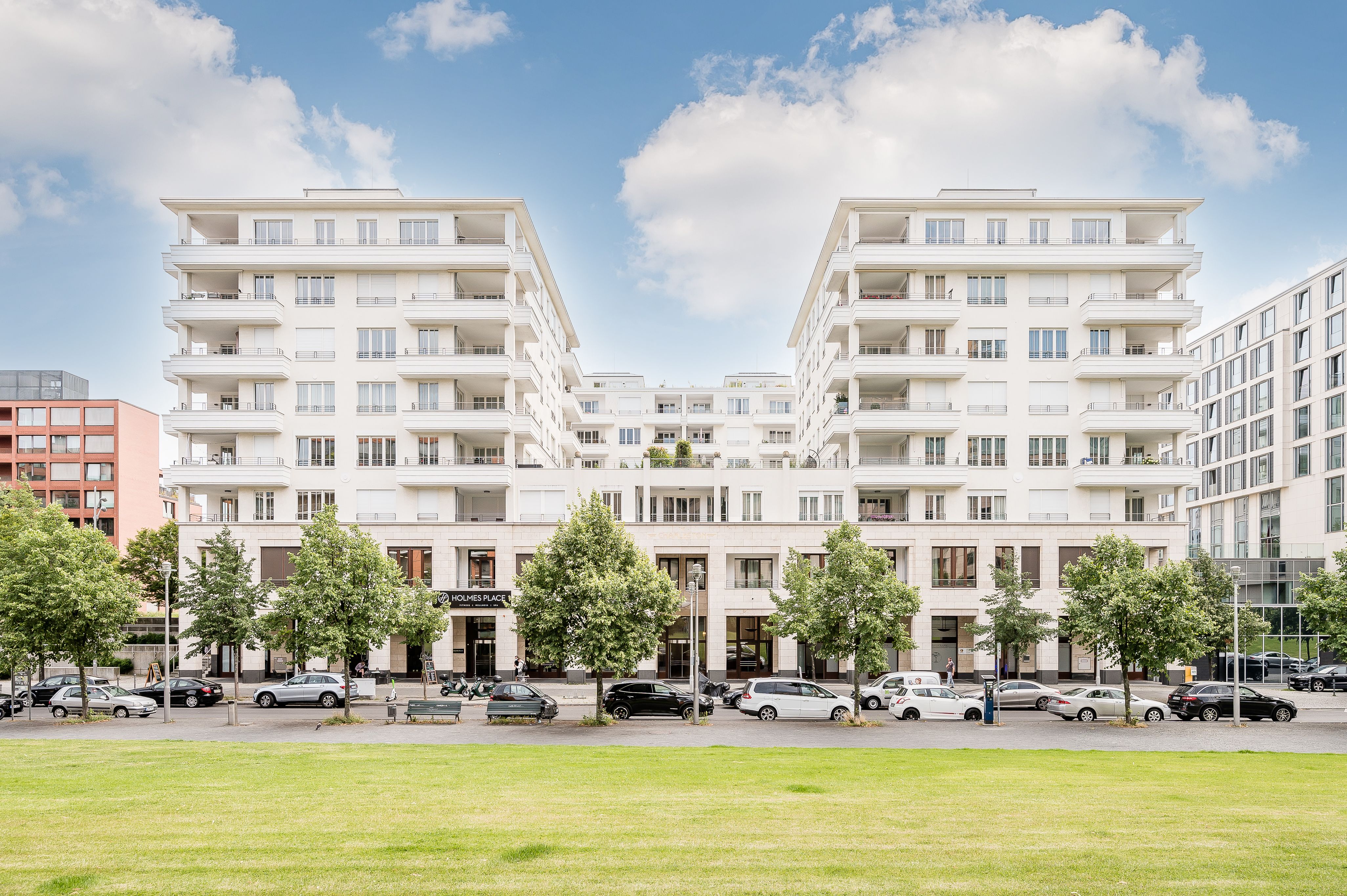 Elegantes Wohnen Mit Unverbautem Blick Auf Den Potsdamer Platz