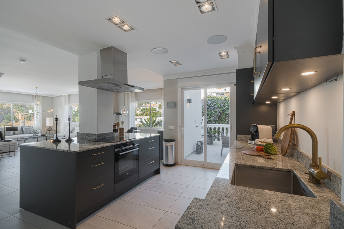 Design built-in kitchen