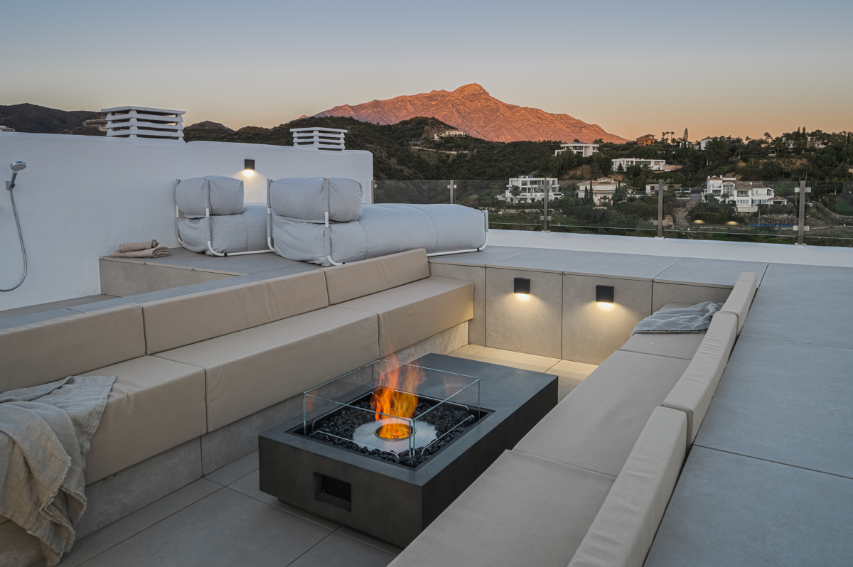 Rooftop Terrasse & outdoor fire place