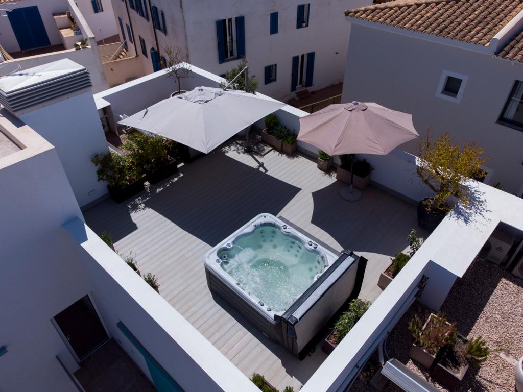 Roof Terrace with Private Jacuzzi