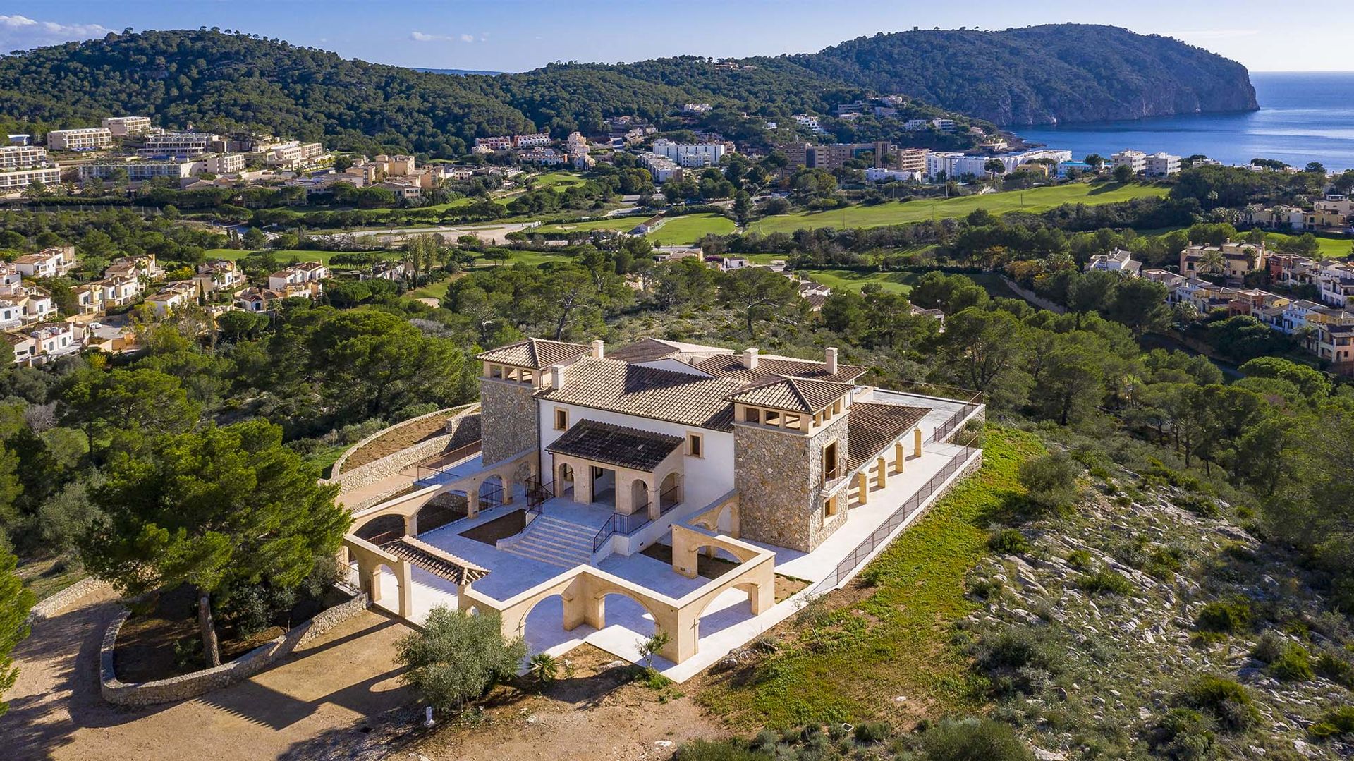 Property with sea and panoramic views