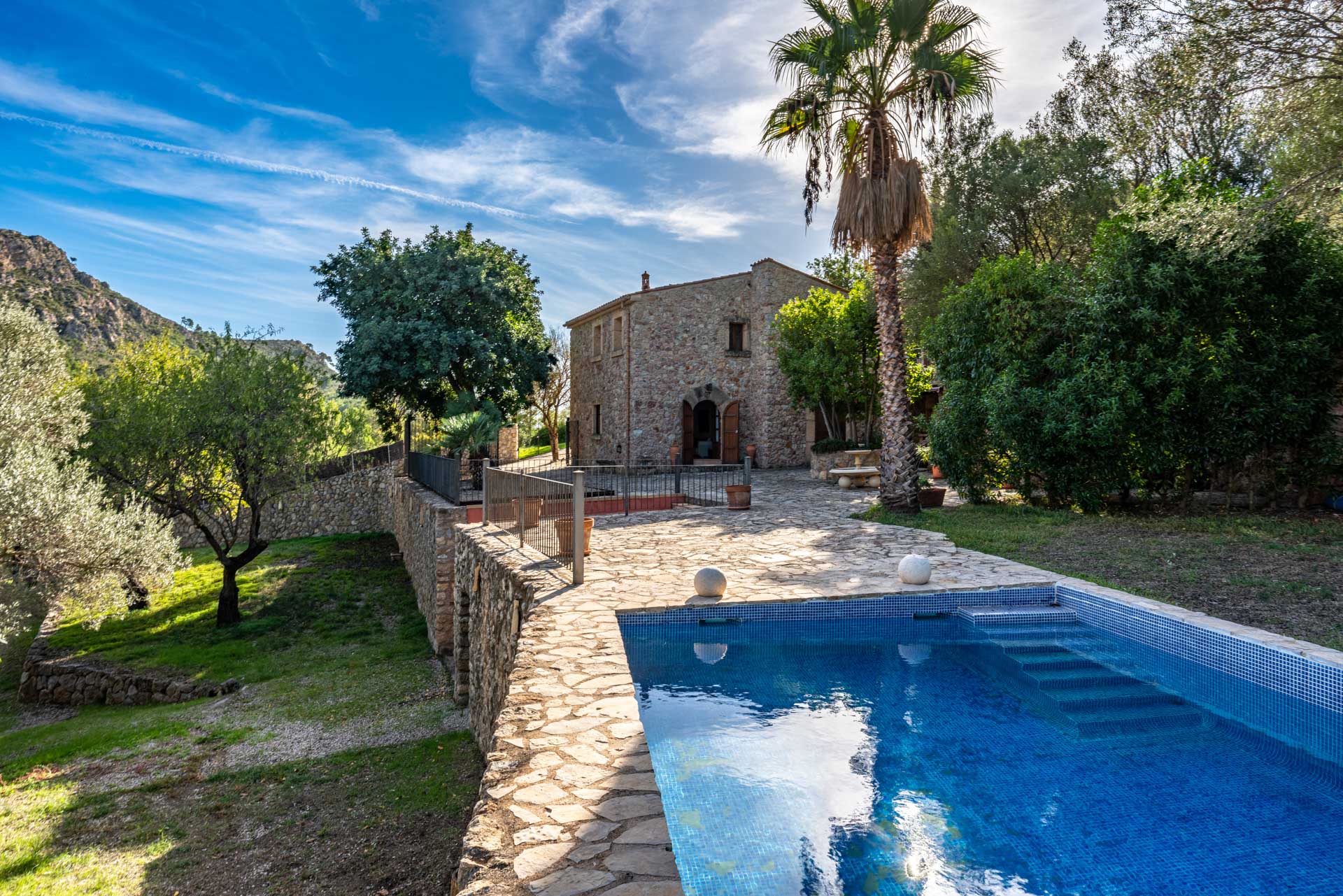 Natural stone finca with pool