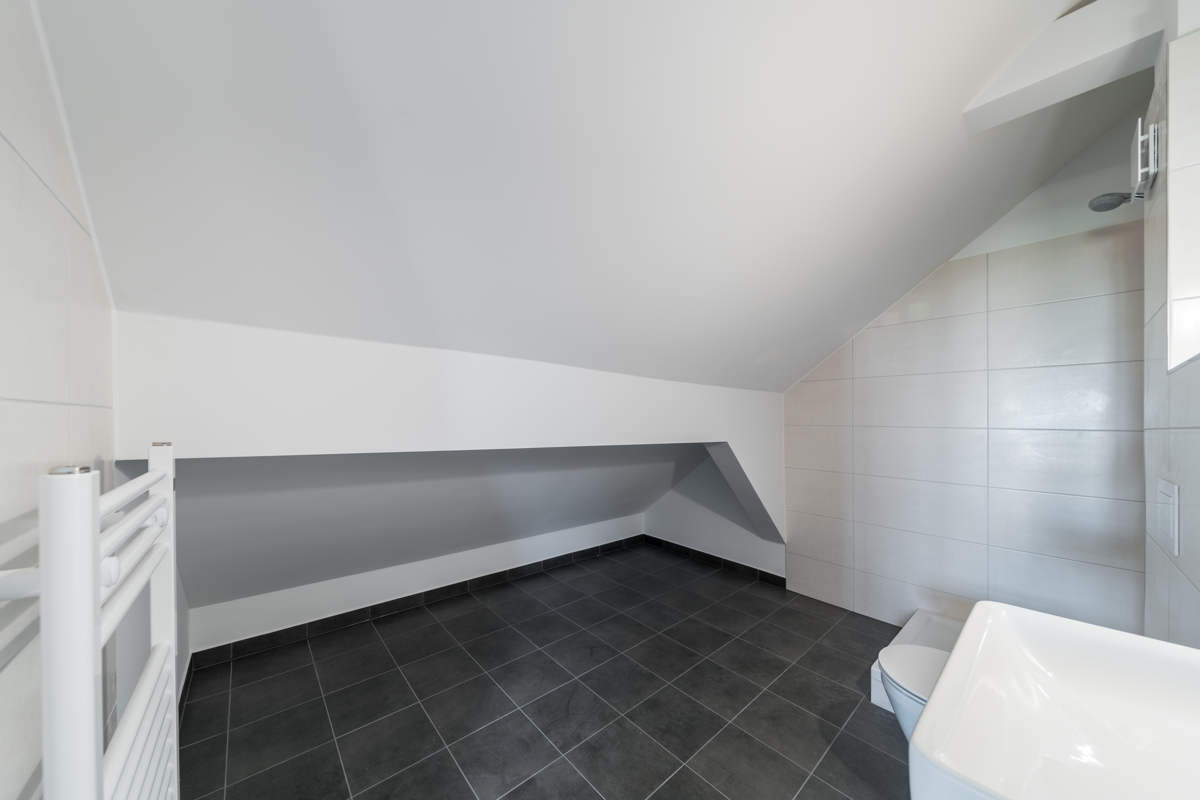 Bathroom with shower on the upper level
